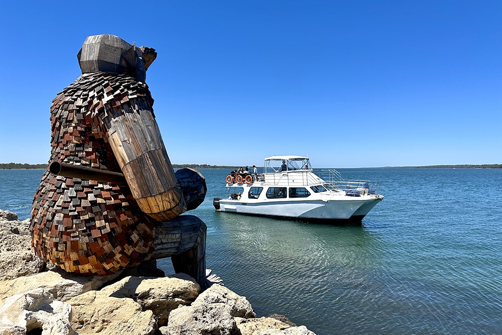Giant and Dolphin Sightseeing Cruise